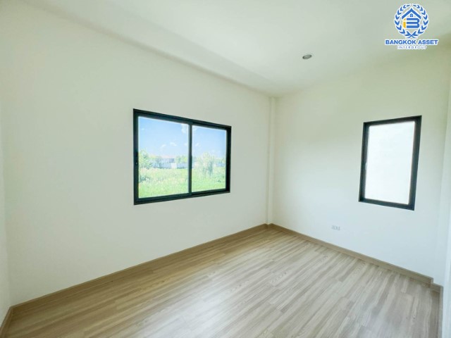 *****บ้านเดี่ยวมือสองย่านนนทบุรี ม.เปี่ยมสุข เอสเกต พรีเมี่ยม แจ้งวัฒนะ-ราชพฤกษ์ หลังมุม! เนื้อที่มากถึงเกือบ 53 ตร.ว. ฟังก์ชัน 4 ห้องนอน 3 ห้องน้ำ 2 ที่จอดรถ บ้านใหม่สุดๆ บนทำเลเยี่ยม ใกล้รถไฟฟ้าสายสีม่วง "สถานีไทรม้า" ราคาคุ้มสุด!